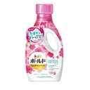 Nước giặt xả Bold P&amp;G hương hoa cỏ tự nhiên (màu hồng) - Nhật Bản 750g